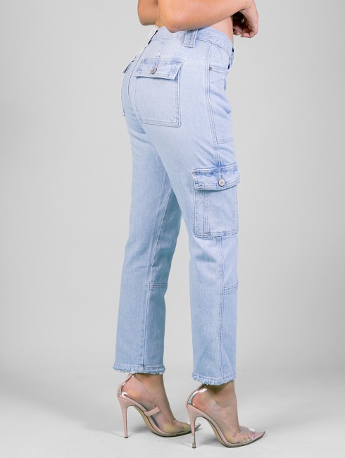 Jean with pockets on the sides